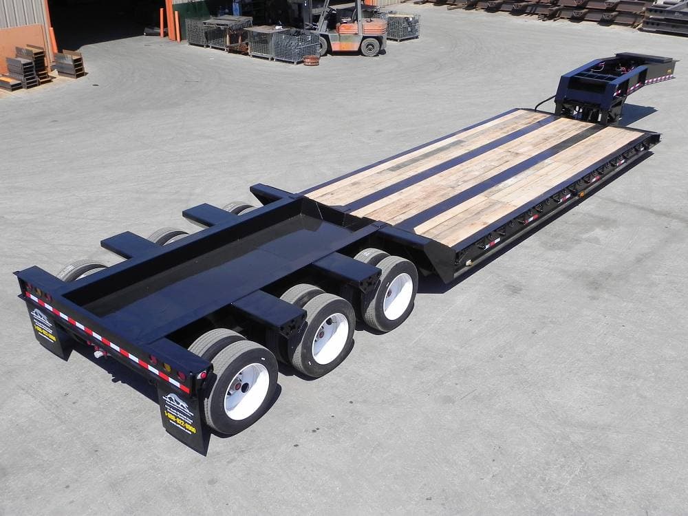 RG-60 • 60 Ton Removable Gooseneck trailer