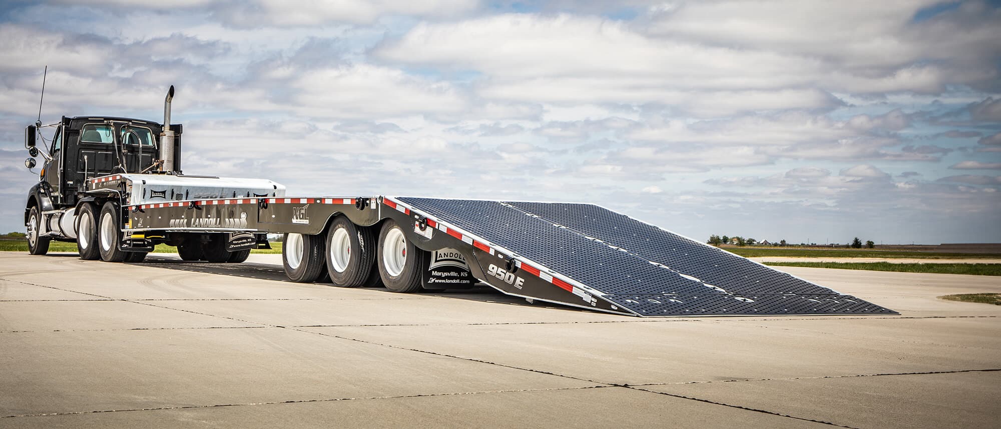 950 Traveling Tail Trailer trailer