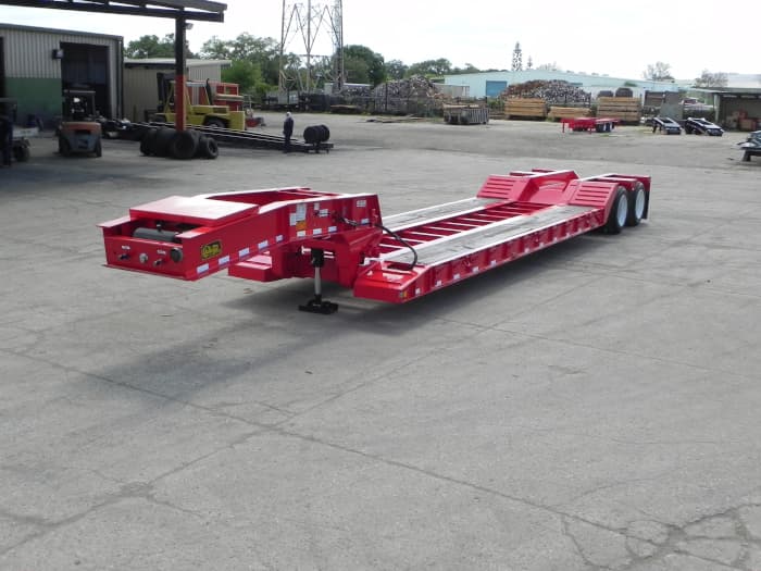 RG-35 • 35 Ton Removable Gooseneck Series trailer