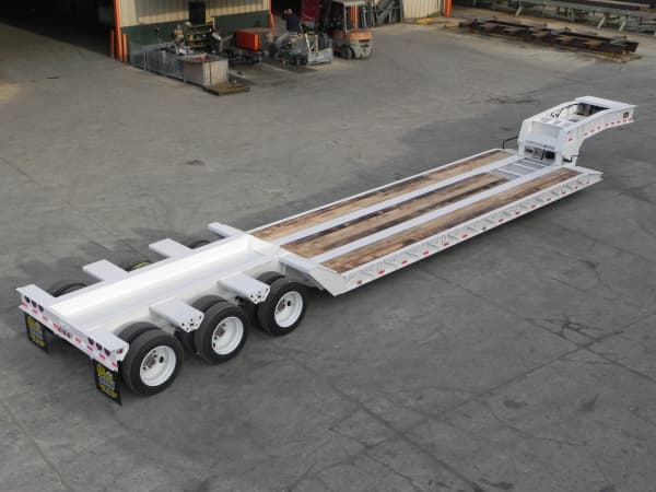 RG-52 • 52 Ton Removable Gooseneck trailer