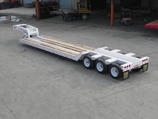 RG-52 • 52 Ton Removable Gooseneck trailer