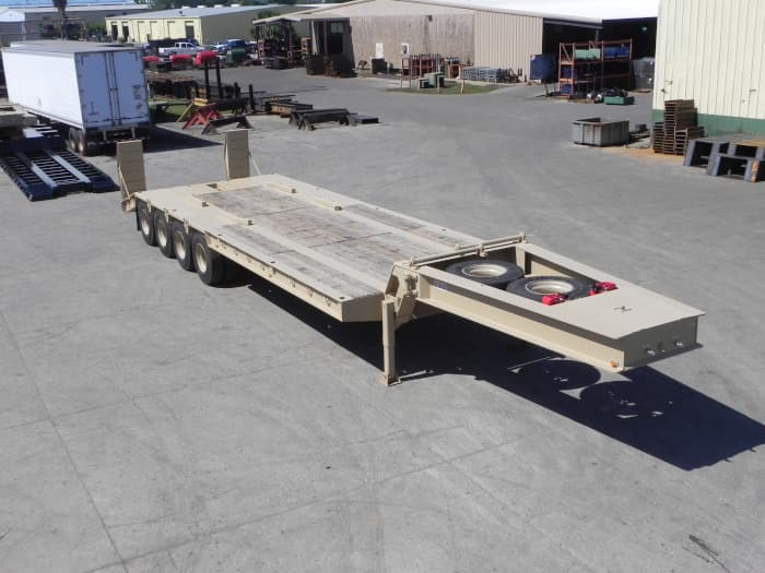 RN-60 • 60 Ton Narrow Neck trailer
