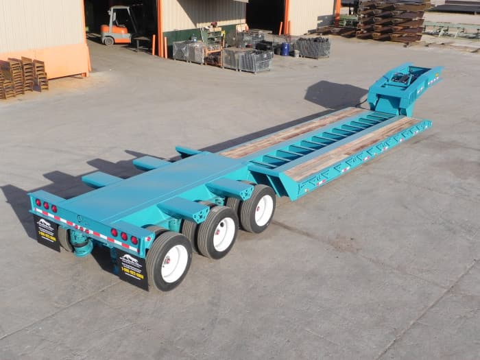 NGB-60 • 60 Ton Non-Ground Bearing, Removable Gooseneck trailer