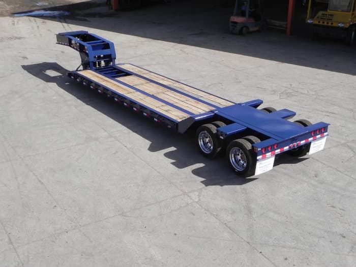 RG-40 • 40 Ton Removable Gooseneck Series trailer