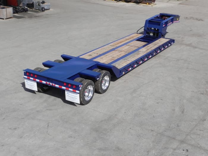 RG-40 • 40 Ton Removable Gooseneck Series trailer