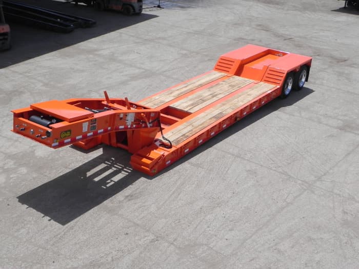 NGB-40 • 40 Ton Non-Ground Bearing, Removable Gooseneck trailer