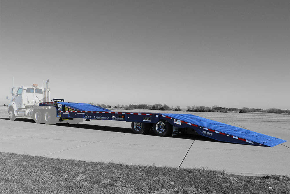 930E Traveling Tail Trailer trailer