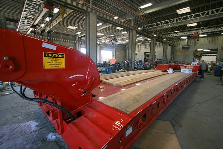 Cozad 60 Ton 3+2 28' Deck 11' Hydra Neck with 2 Axle Booster